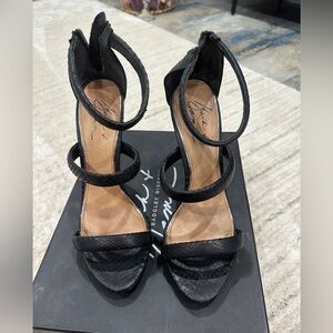 Badgley Mischka Black Leather Heels Ankle Strap